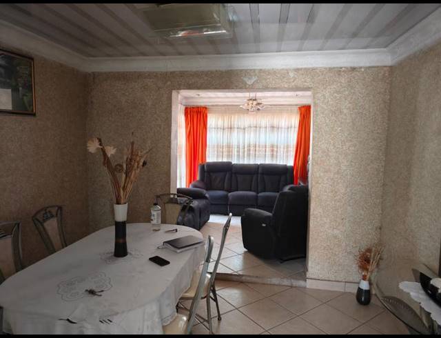 3 BEDROOM HOUSE FOR SALE IN GEELHOUTPARK